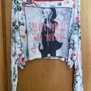 Vintage crop long sleeve top